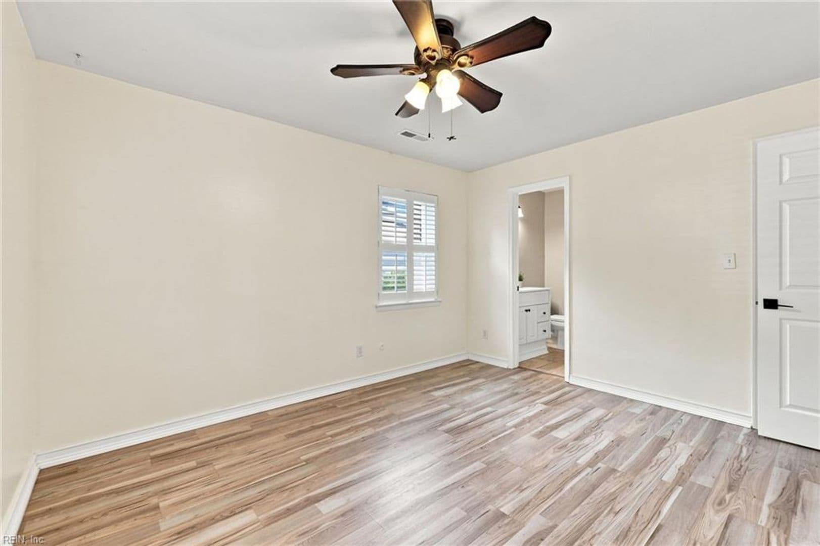 Virginia Beach House: 401 Moorland Drive