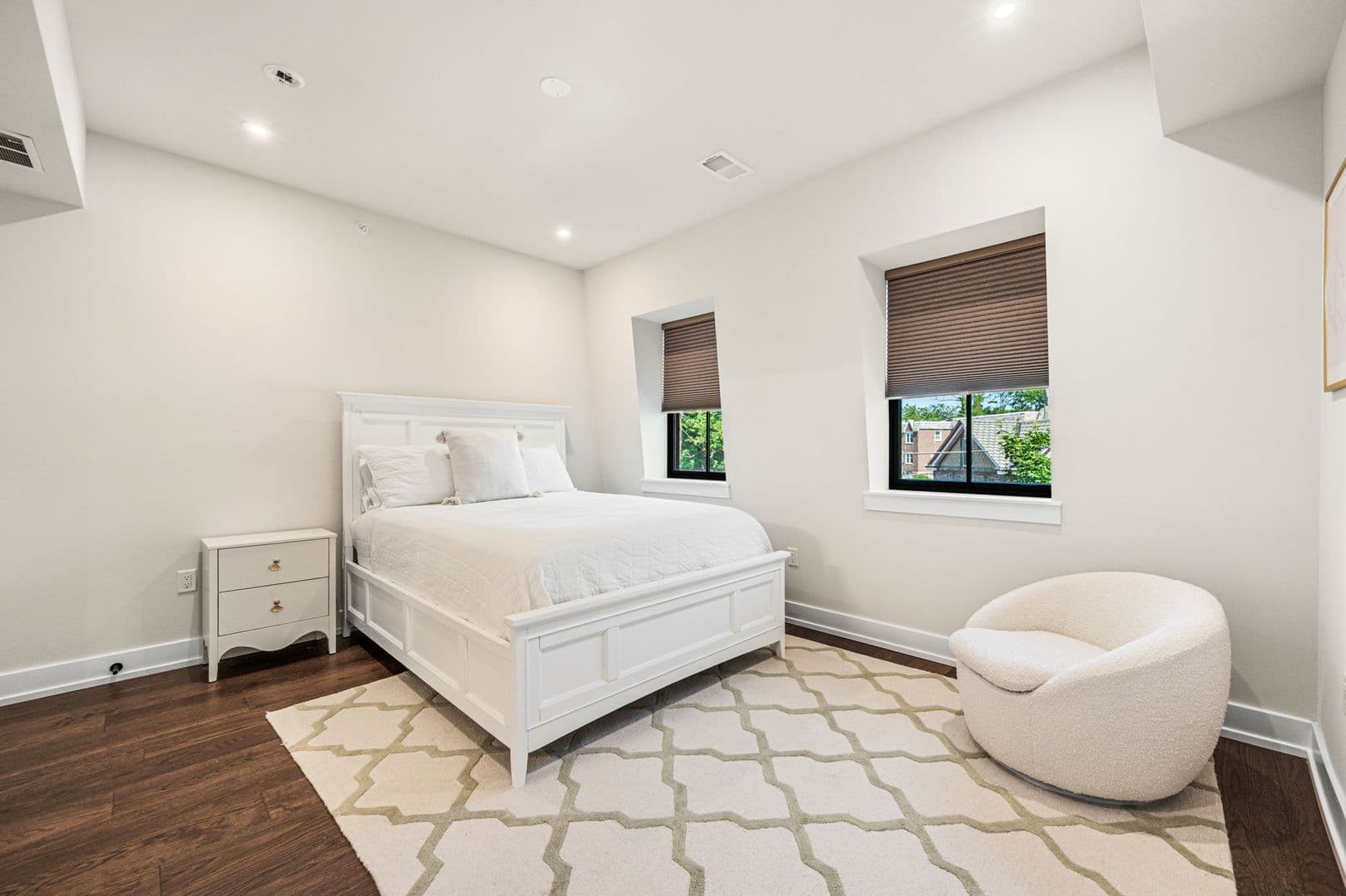 Philadelphia House: 206 Kalos Street