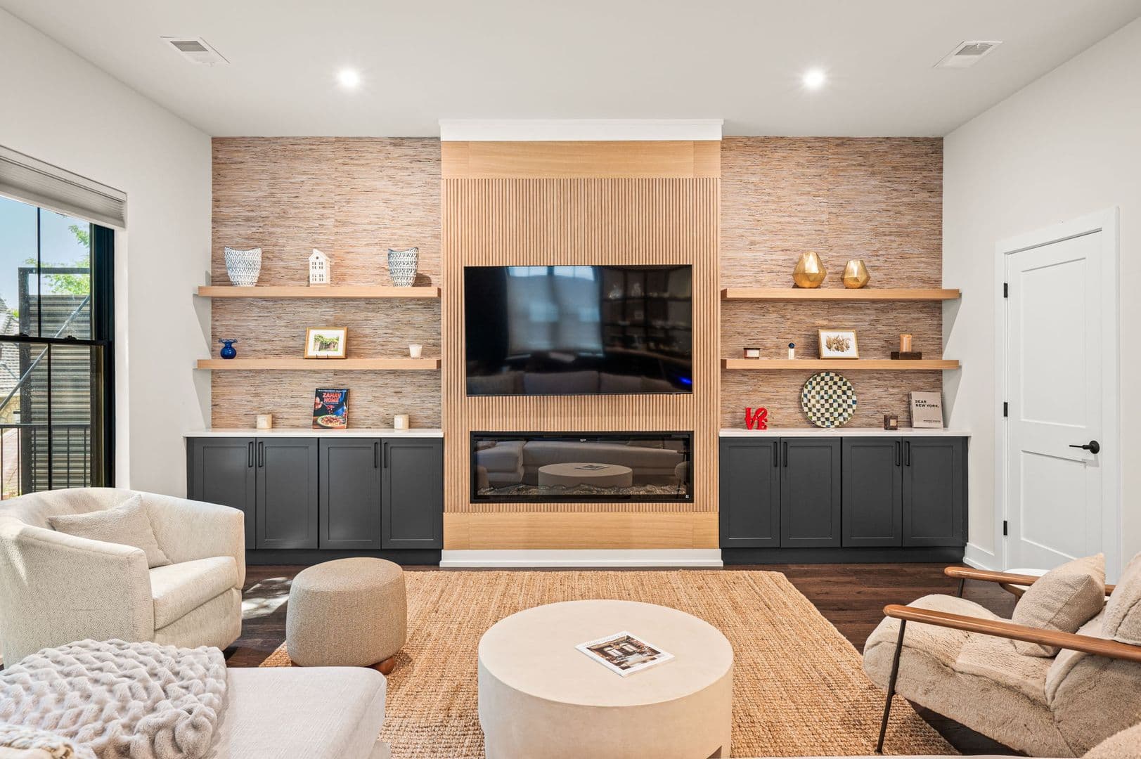 Philadelphia House: 206 Kalos Street
