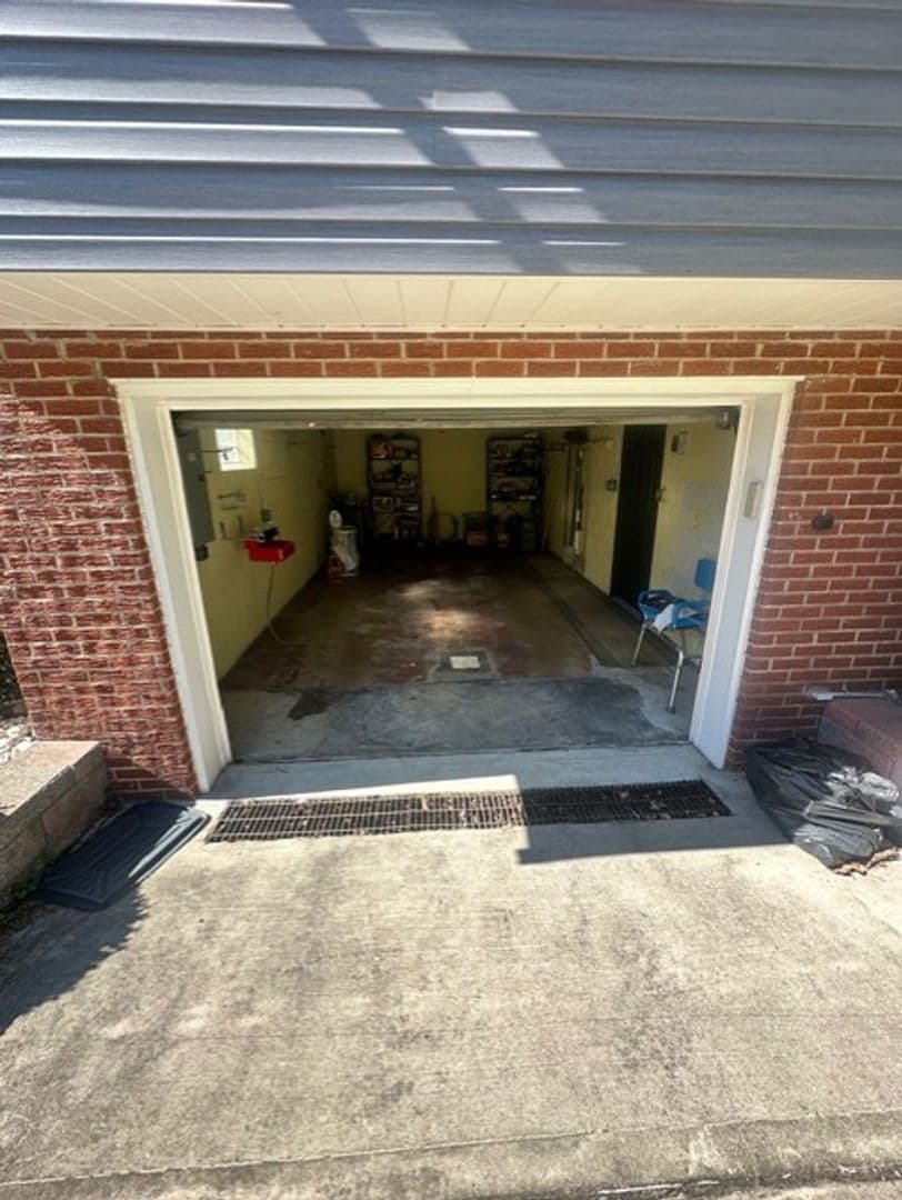 White Oak House: 1704 Vermont Ave