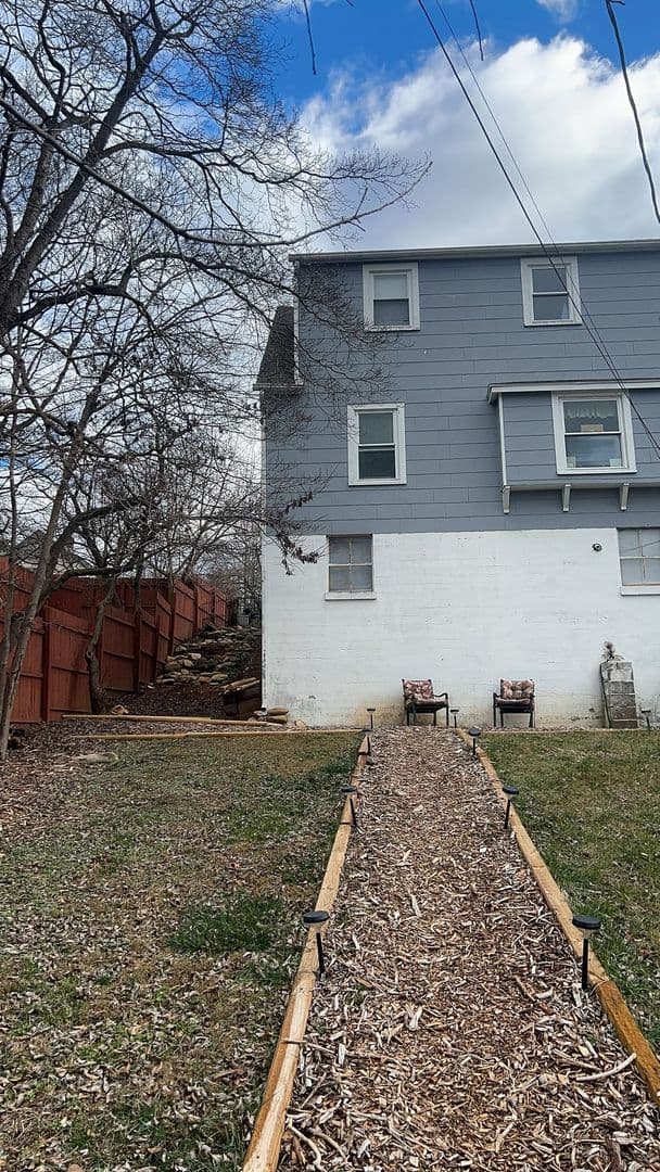 Buena Vista Apartment: 2355 Maple Avenue