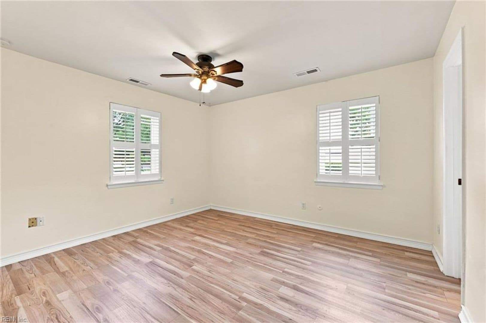 Virginia Beach House: 401 Moorland Drive