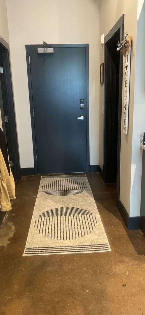 Bedford Apartment: 620 Railroad Avenue
