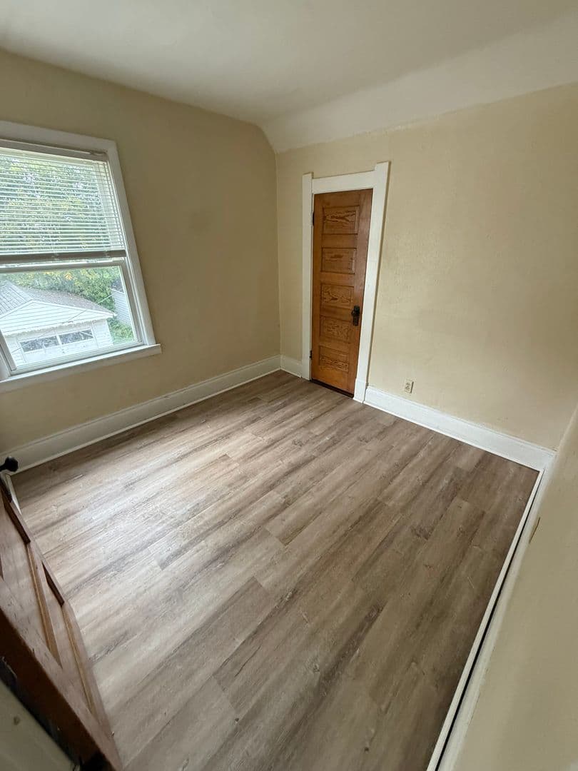 Toledo House: 3615 Hoiles Avenue