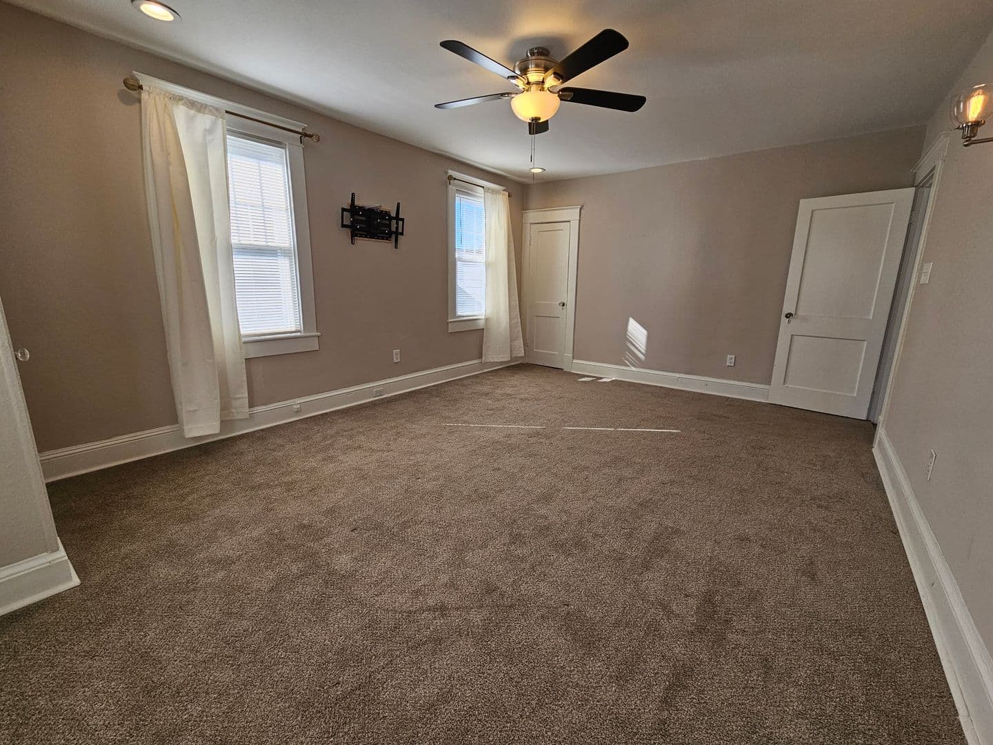 Norfolk House: 1812 Canton Avenue