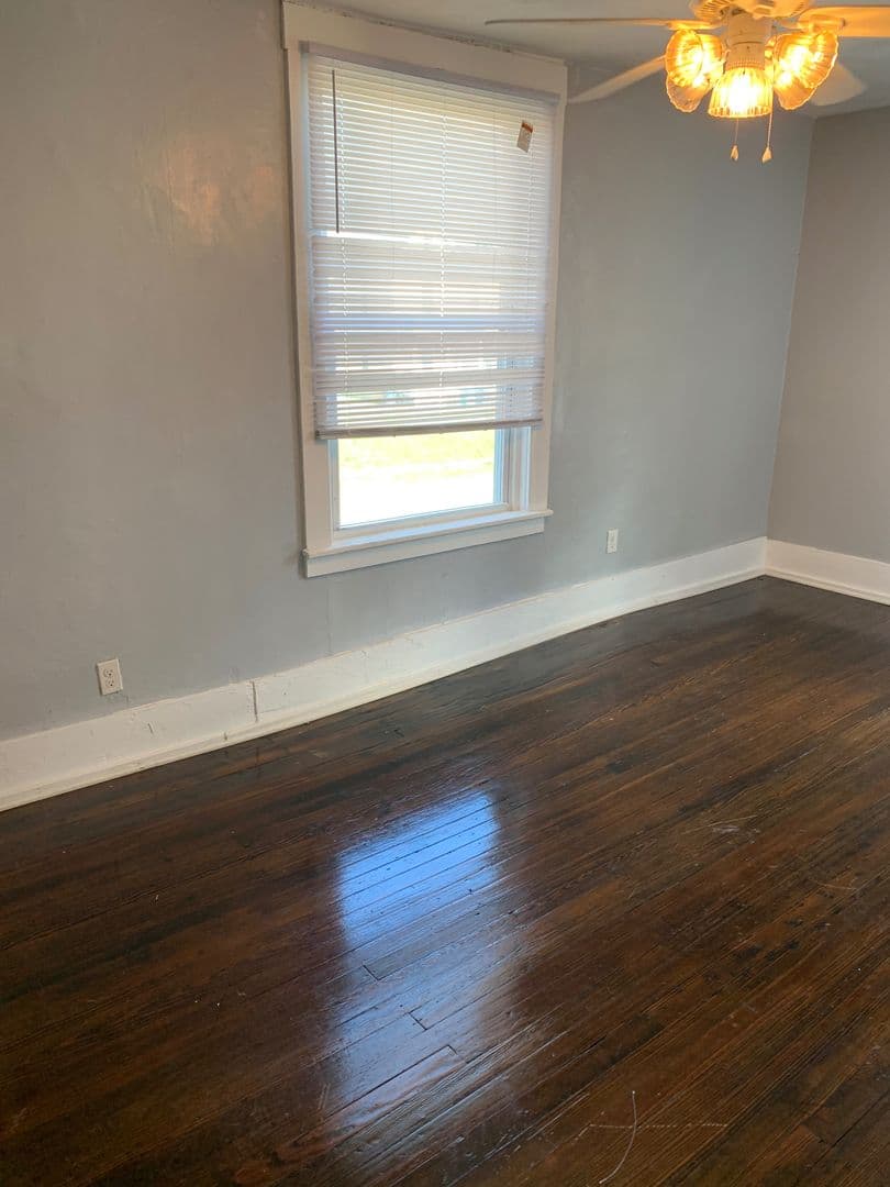 Roanoke Apartment: 1414 Chapman Avenue SW