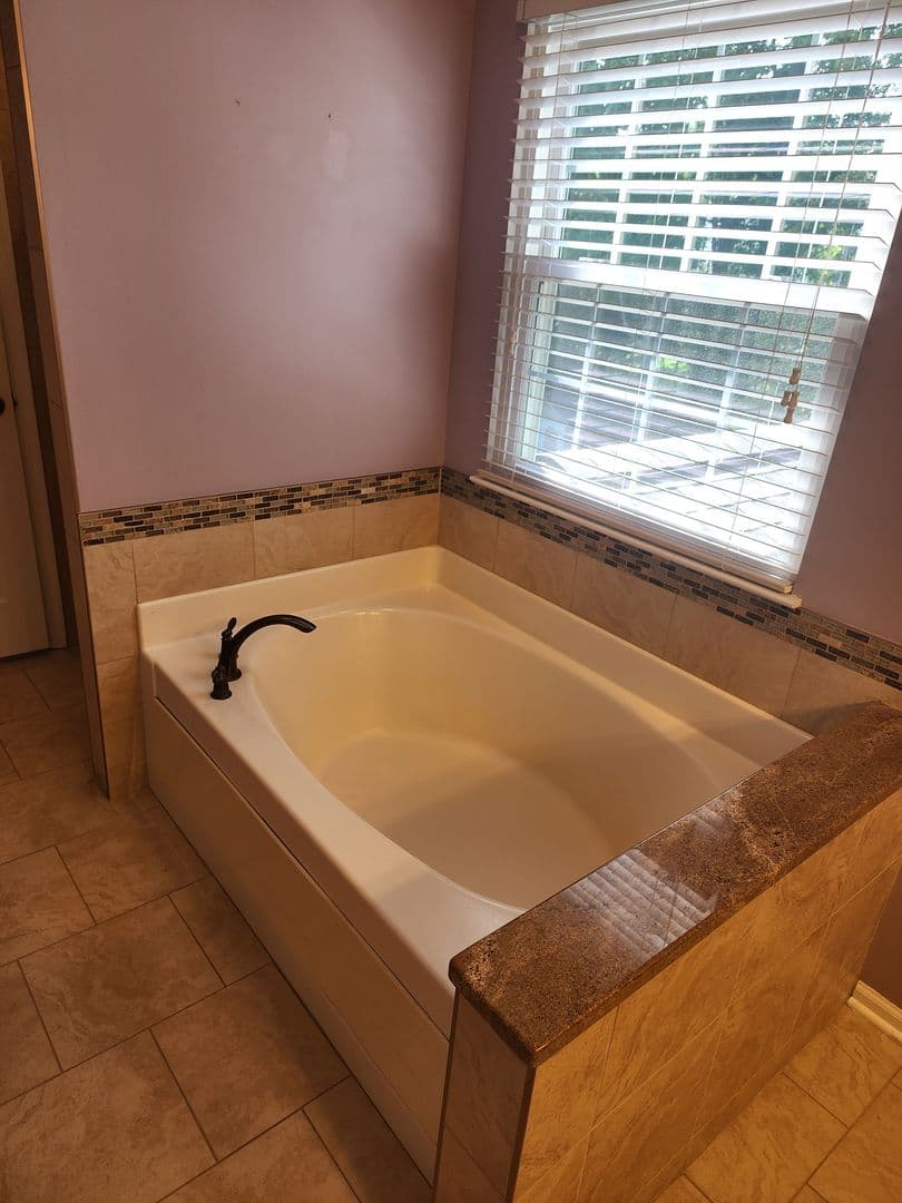 Avon House: 3288 Beech Lane