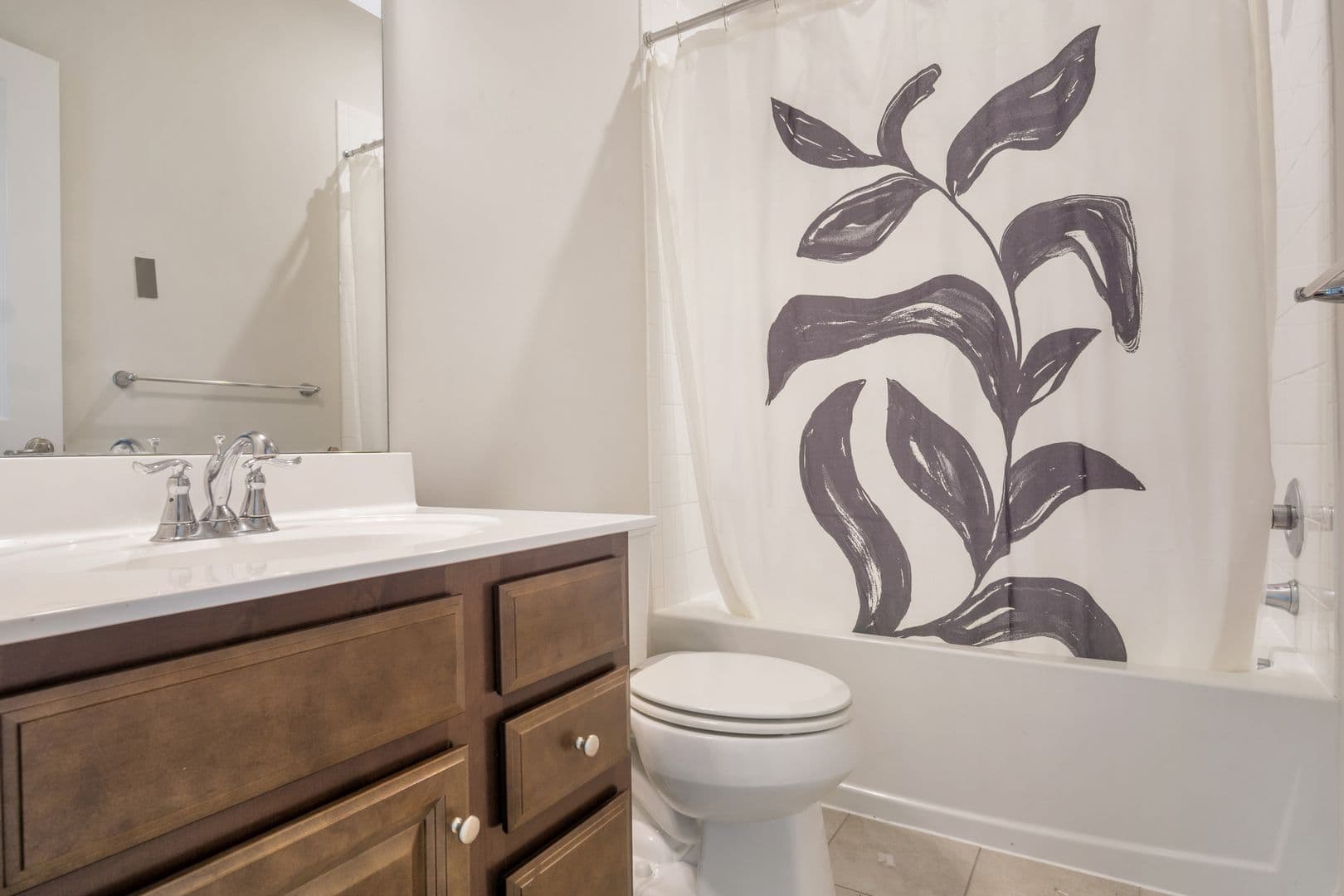 Williamsburg House: 406 Boltons Mill Pkwy