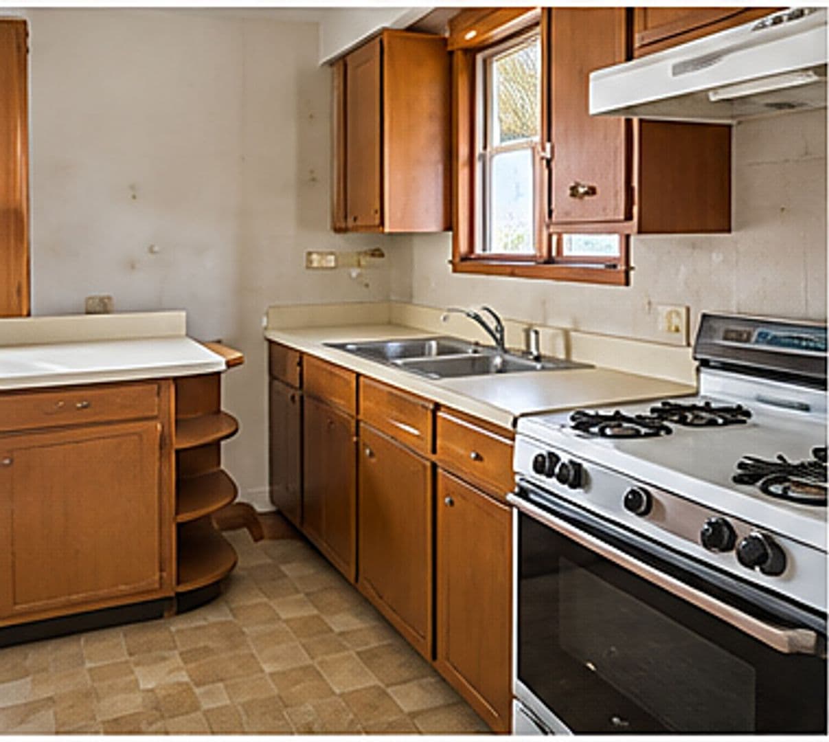 Toledo House: 3615 Hoiles Avenue