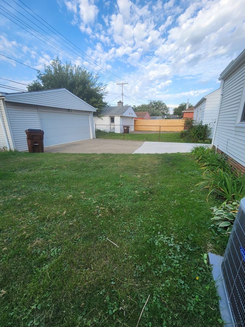 Parma House: 5618 Sunderland Dr