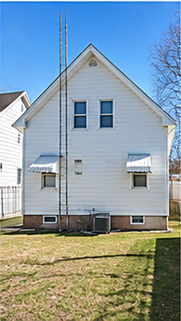 Toledo House: 3615 Hoiles Avenue