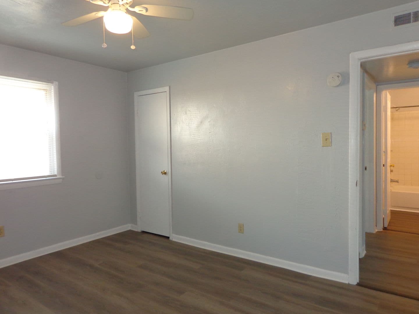 Norfolk Apartment: 1428 Picadilly Street