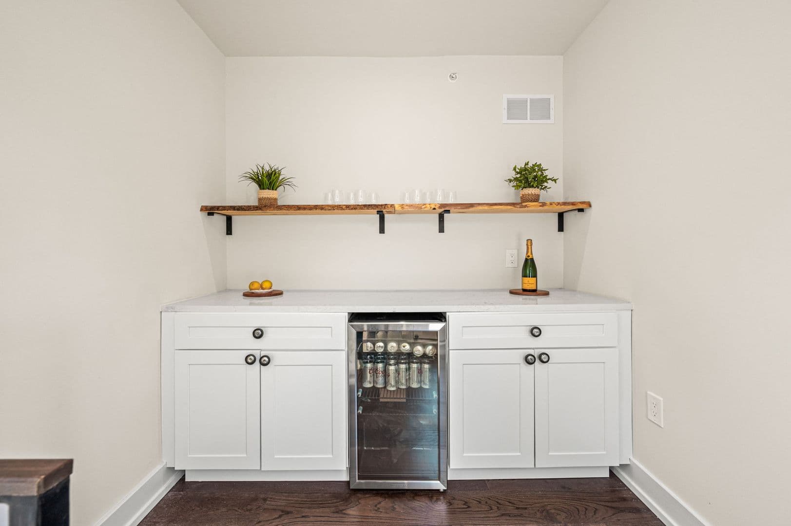 Philadelphia House: 206 Kalos Street