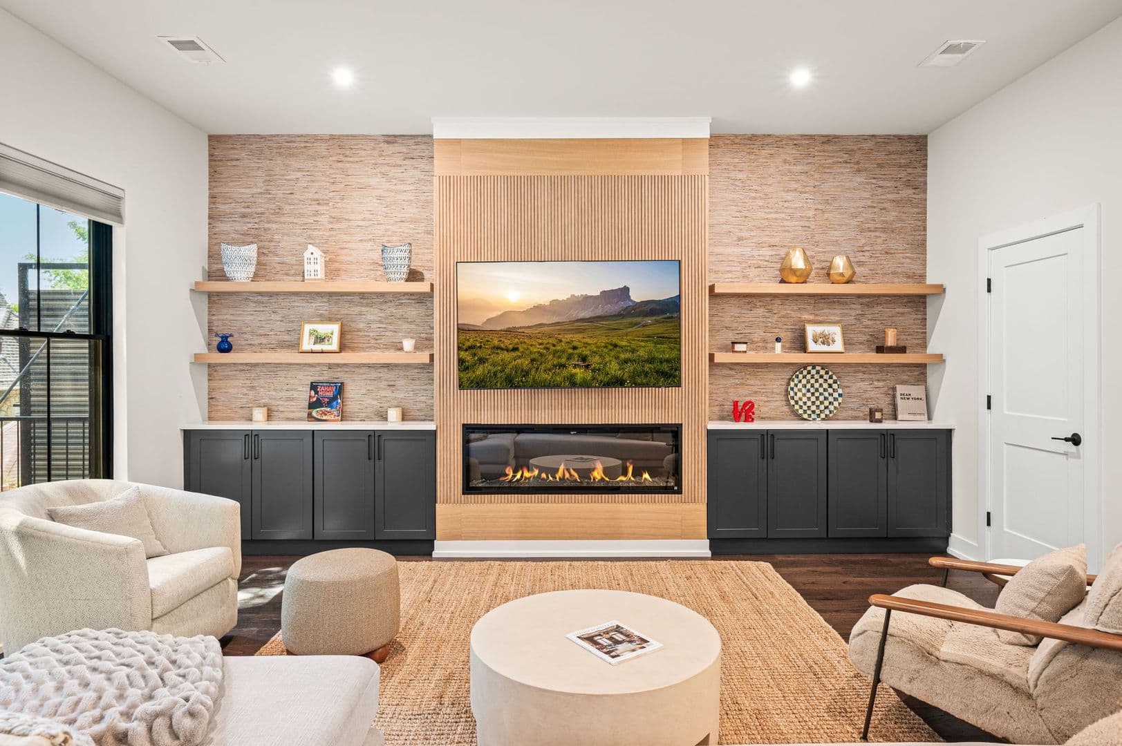 Philadelphia House: 206 Kalos Street