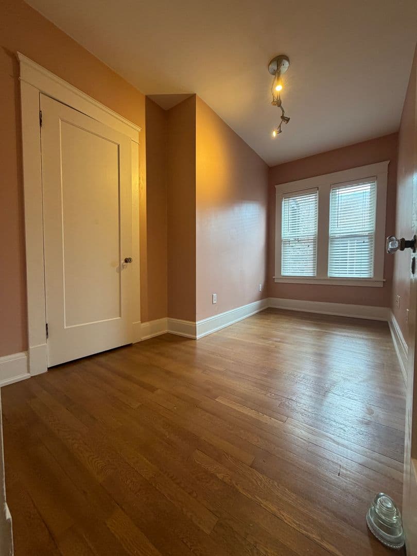Cleveland Heights Condo: 2476 Derbyshire Rd, Unit 6