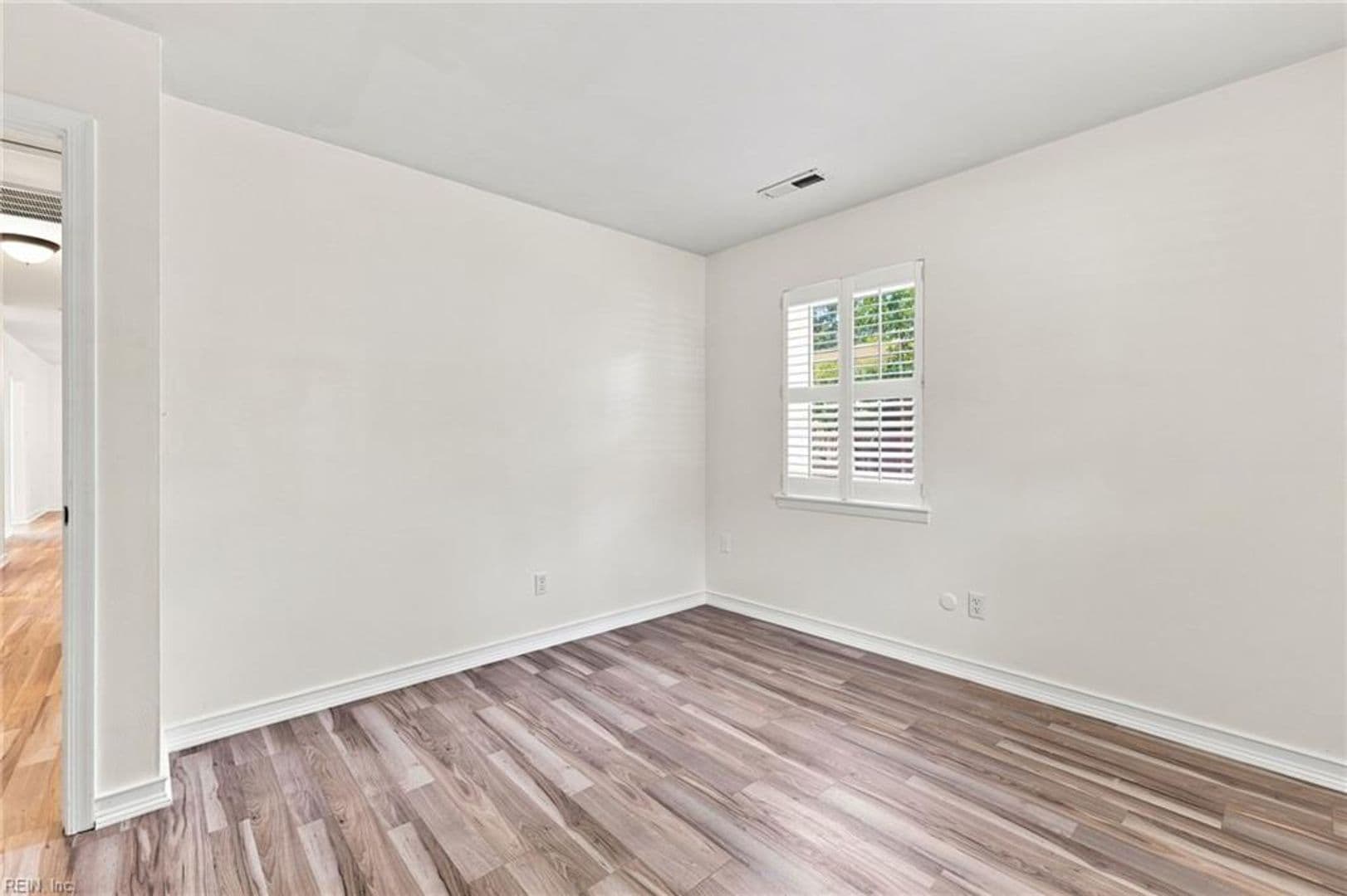 Virginia Beach House: 401 Moorland Drive