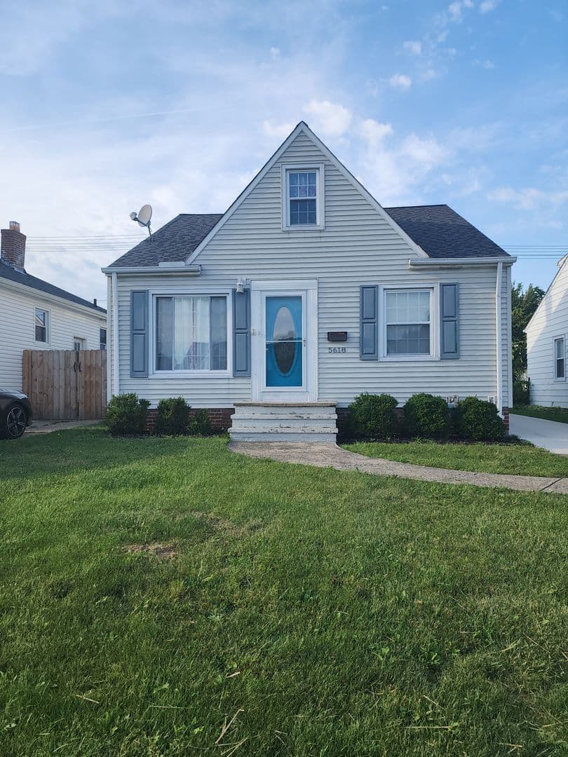 Parma House: 5618 Sunderland Dr