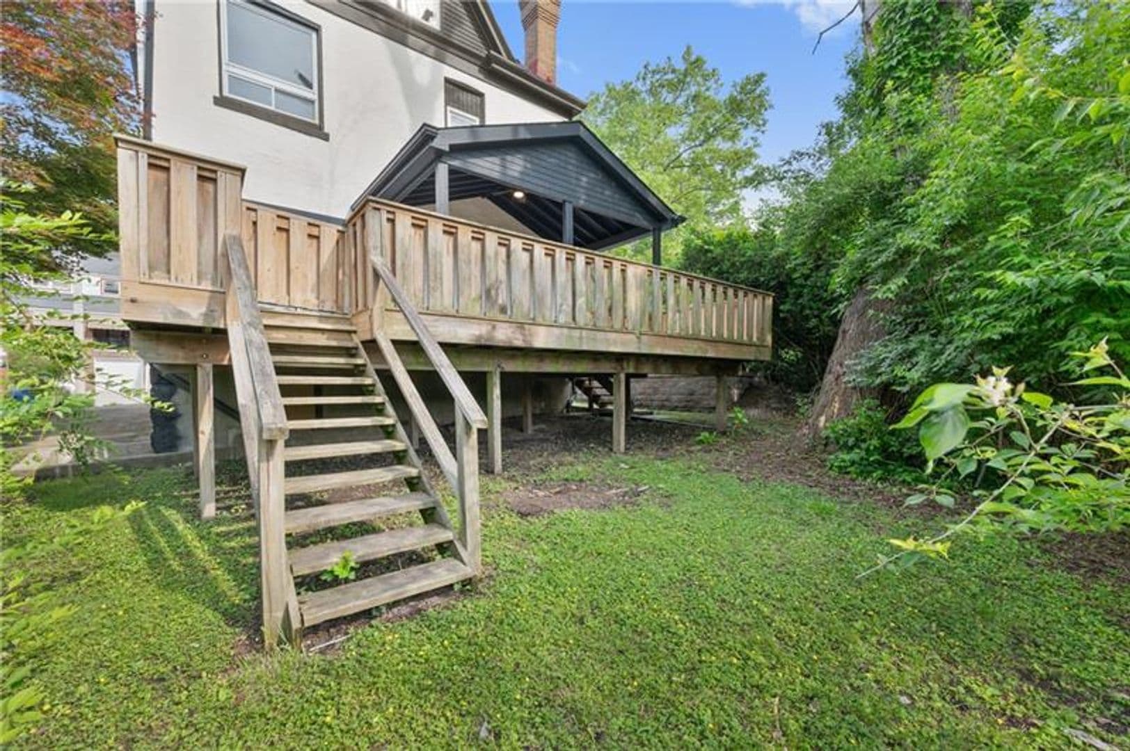 Pittsburgh House: 220 Dewey St.
