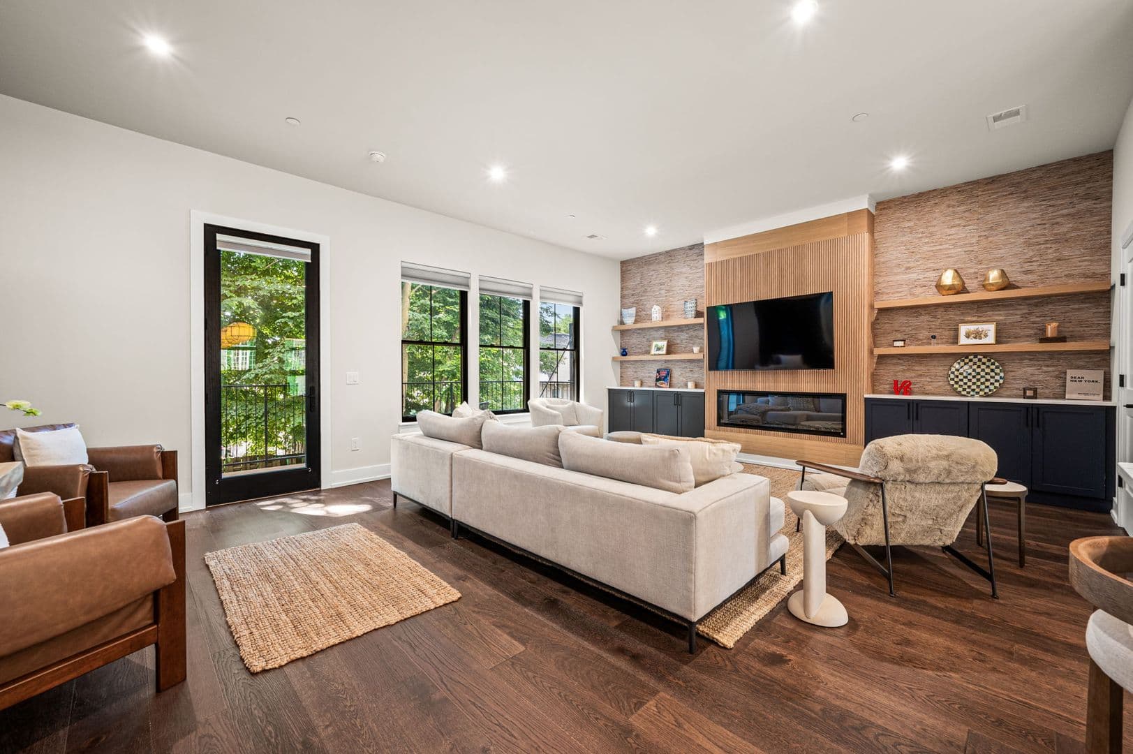 Philadelphia House: 206 Kalos Street