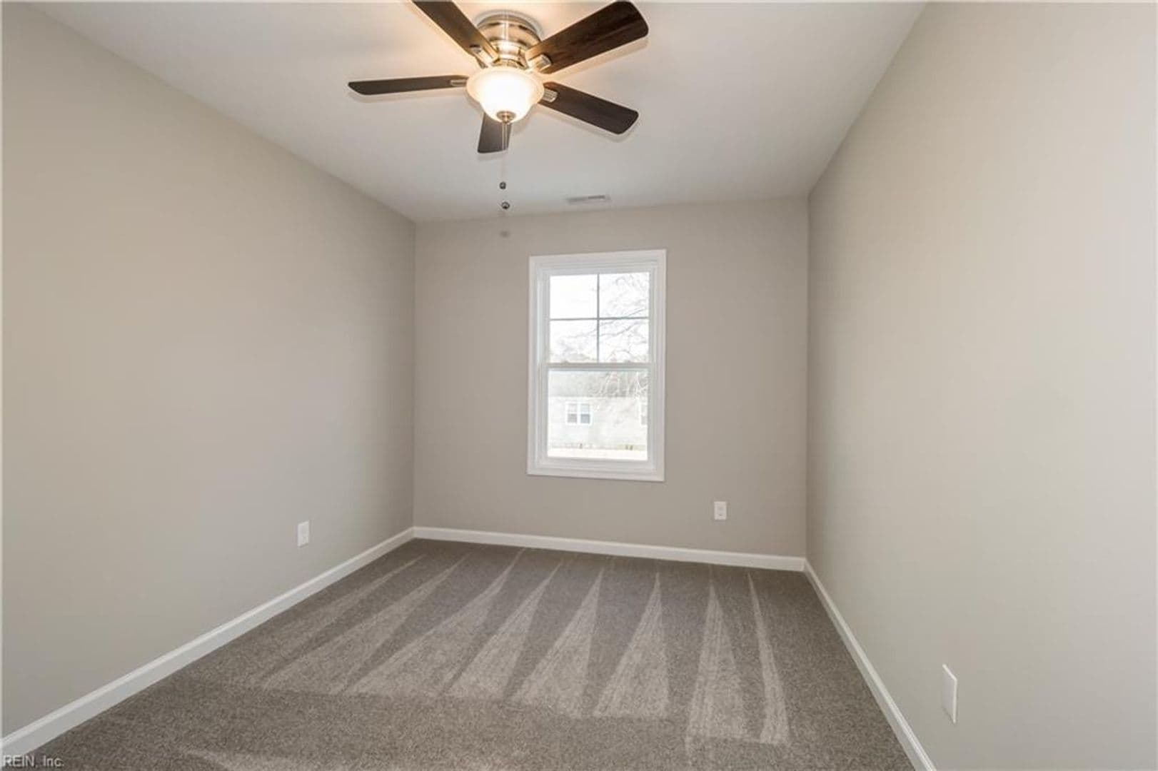Norfolk House: 8218 Tidewater Drive
