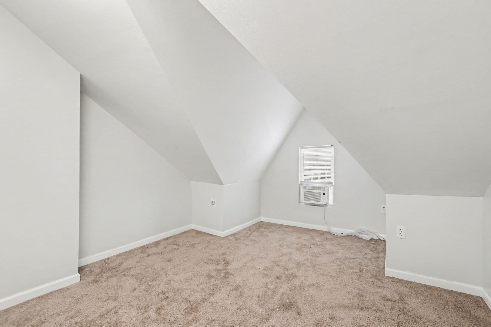 Harrisburg House: 2105 Greenwood St