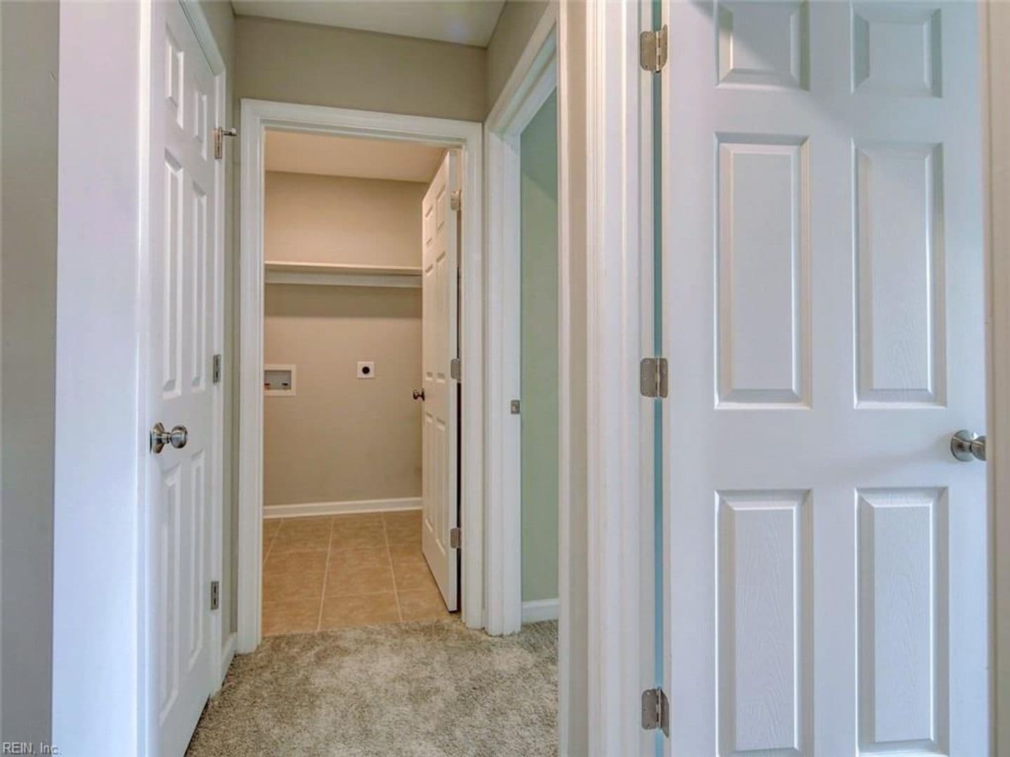 Norfolk House: 8218 Tidewater Drive