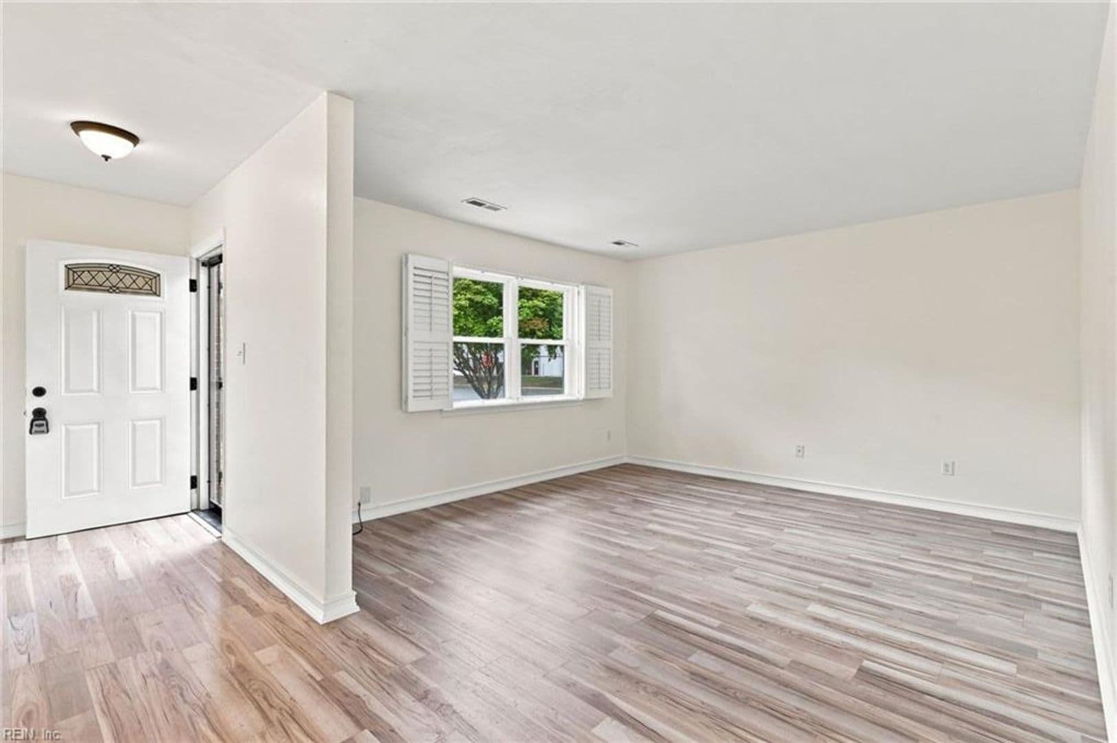 Virginia Beach House: 401 Moorland Drive