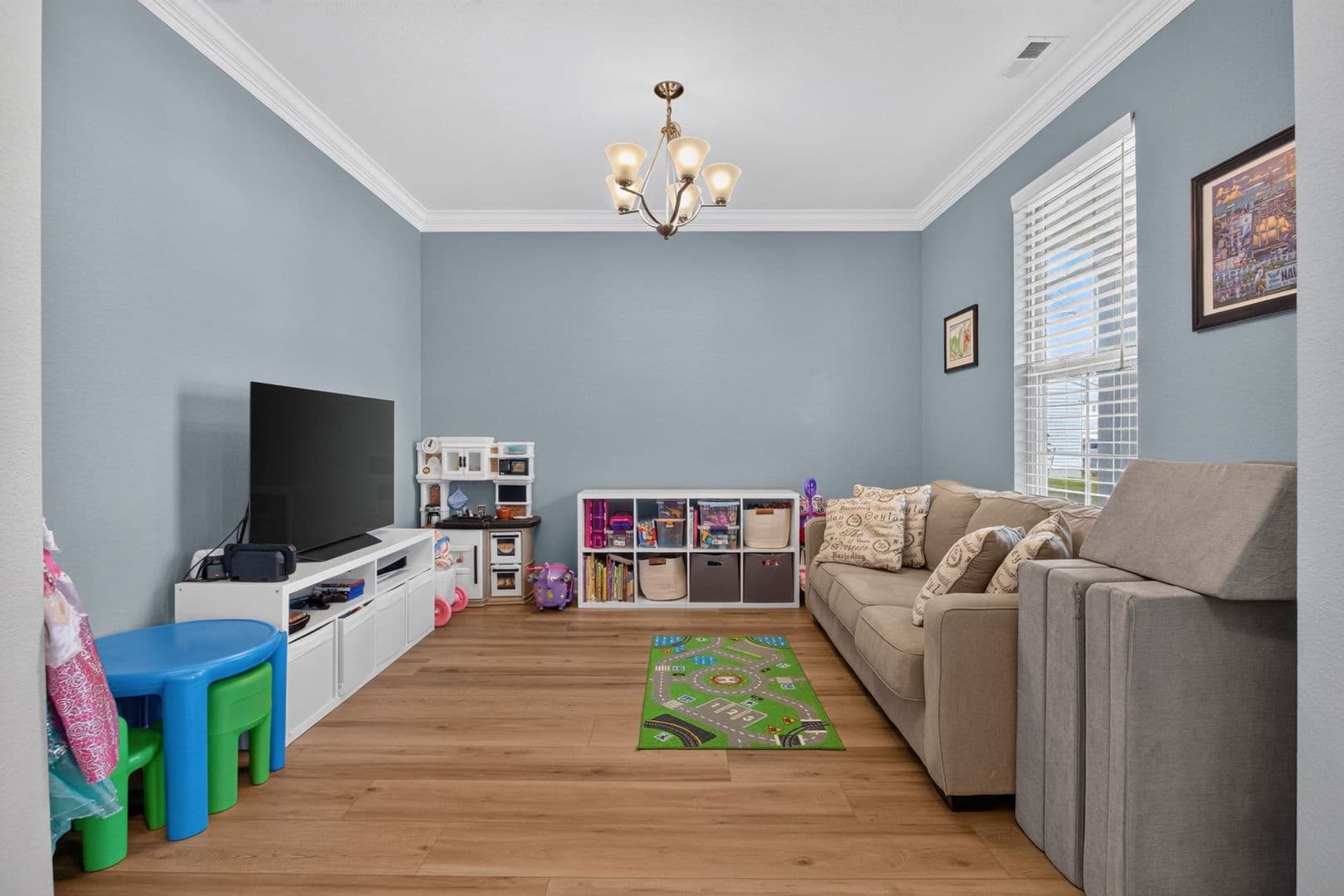 Chesapeake House: 913 Brenner