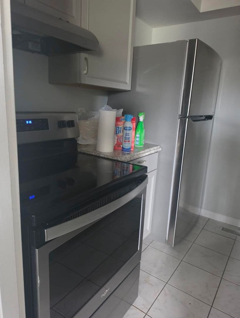 Vandalia Apartment: 927-933 Weston Court