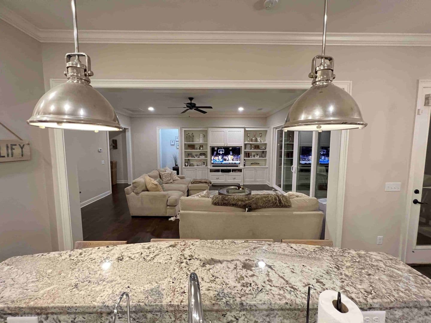Bluffton House: 37 Shell Hall way