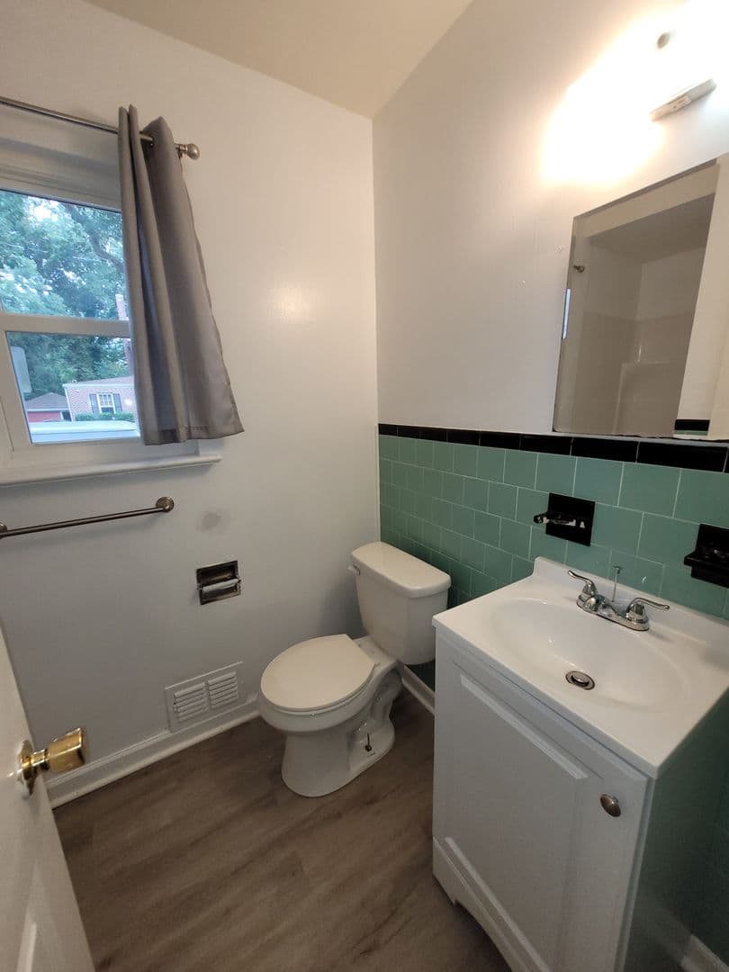 Norfolk House: 1012 Oaklawn Avenue
