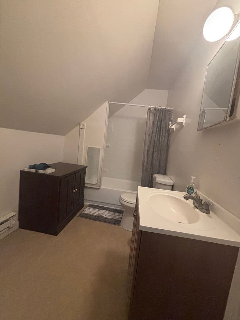 Cleveland Apartment: 11710 Buckingham Avenue