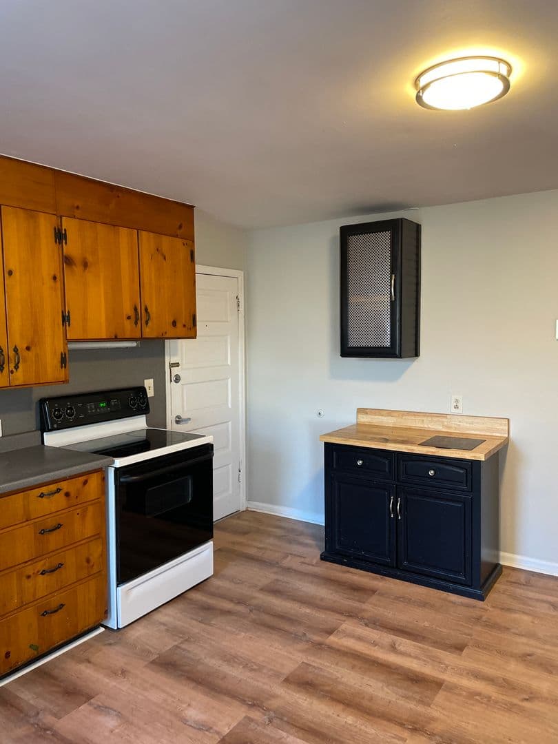 Daleville Apartment: 211 College Drive