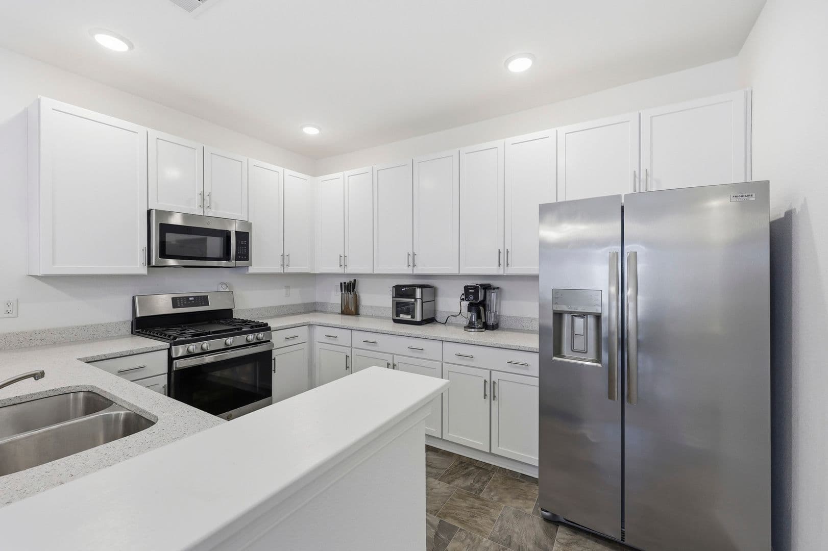Virginia Beach House: 5112 Cora Anne LN