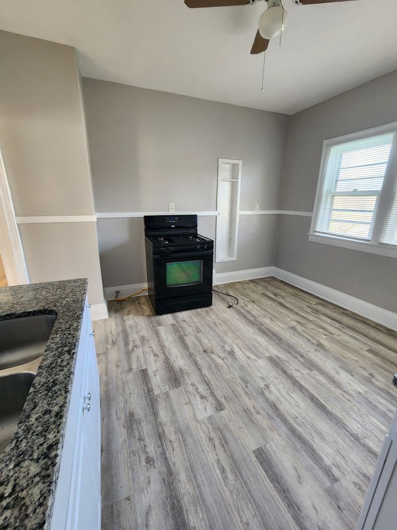Shaker Heights Apartment: 3722 Chelton Road