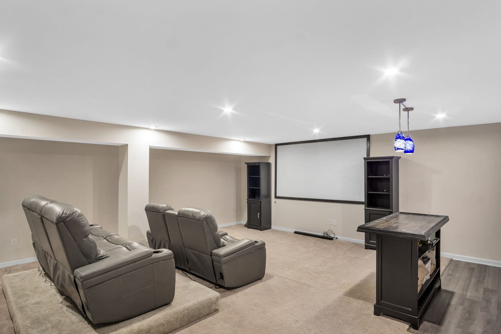 Williamsburg House: 406 Boltons Mill Pkwy