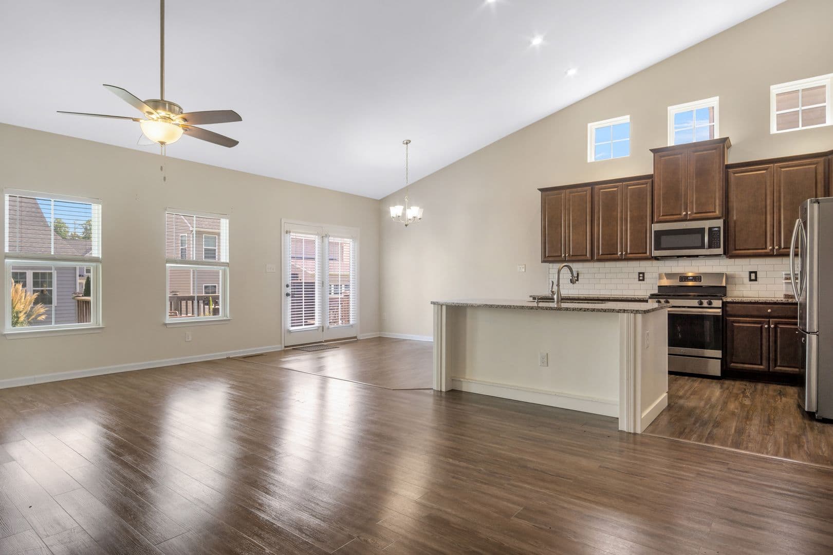 Williamsburg House: 406 Boltons Mill Pkwy