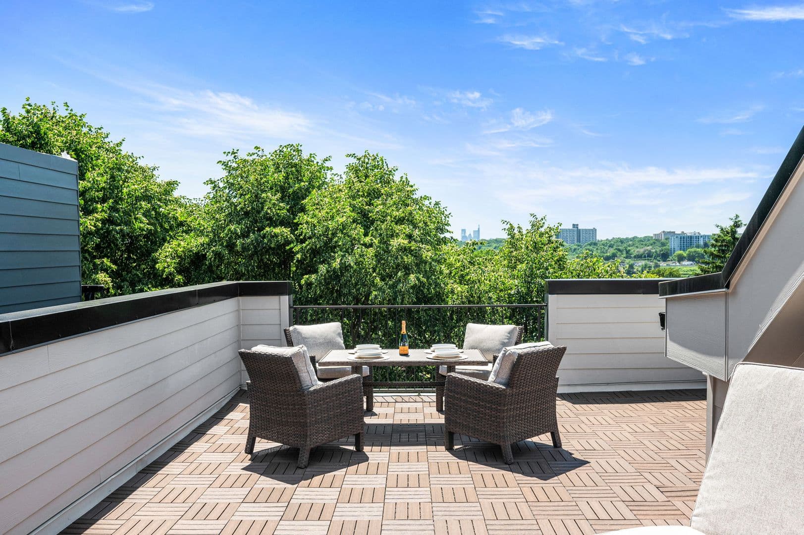 Philadelphia House: 206 Kalos Street