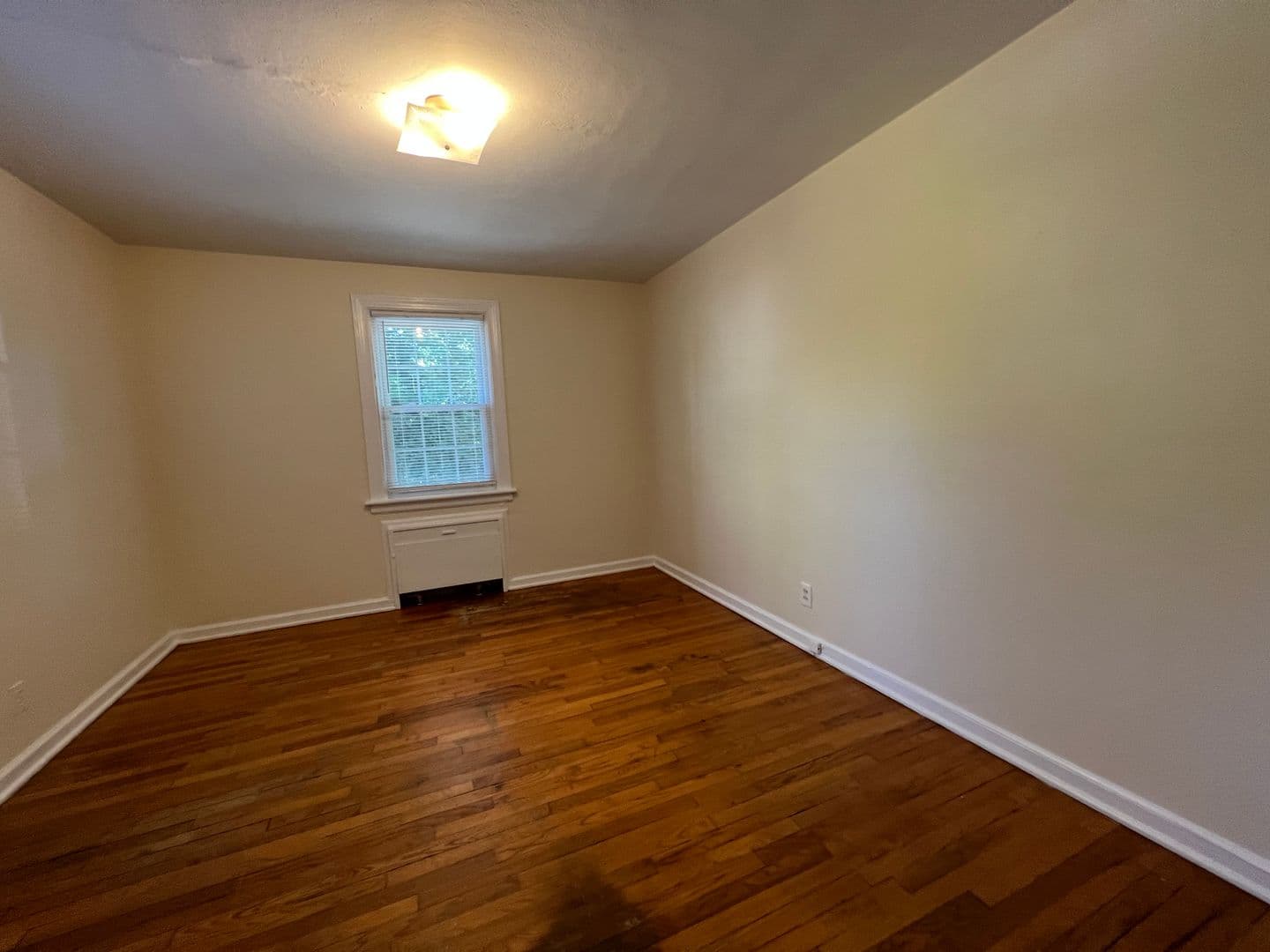 Norfolk Apartment: 7420 Hampton Boulevard