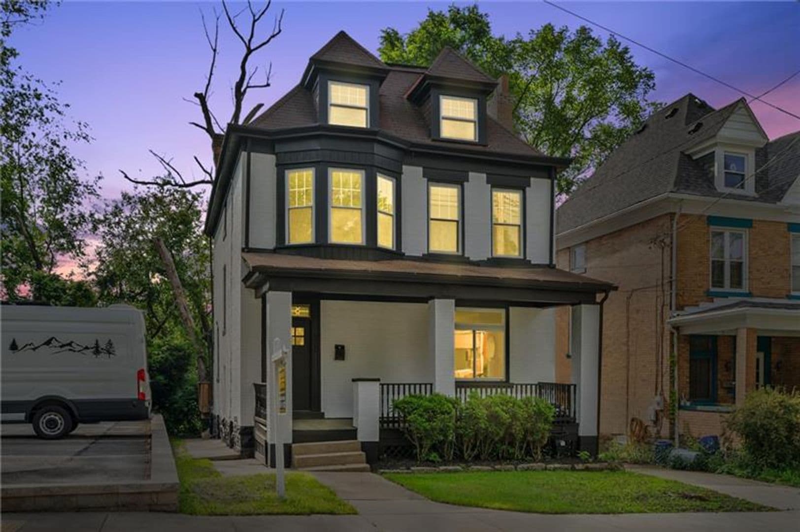 Pittsburgh House: 220 Dewey St.