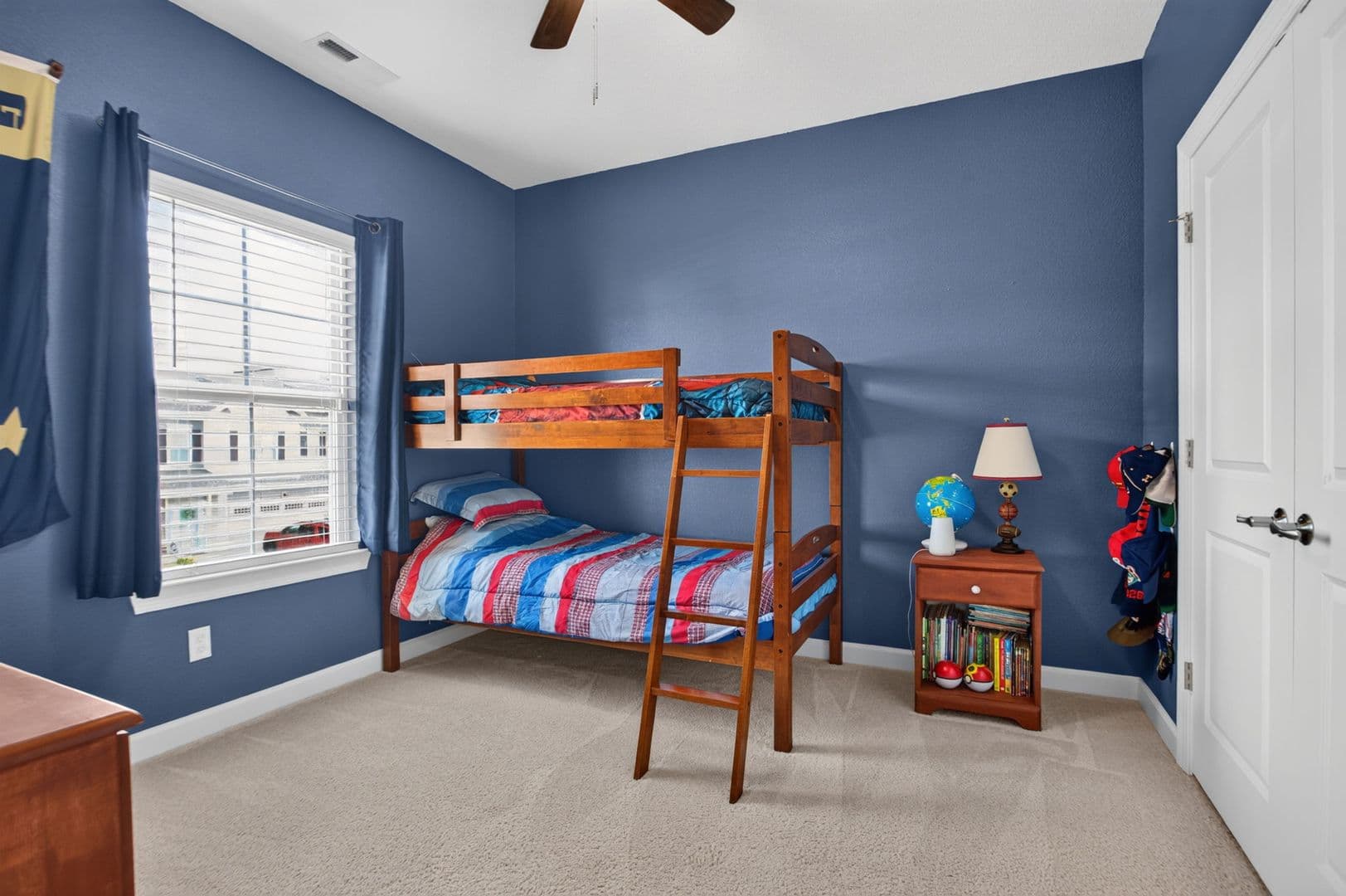 Chesapeake House: 913 Brenner