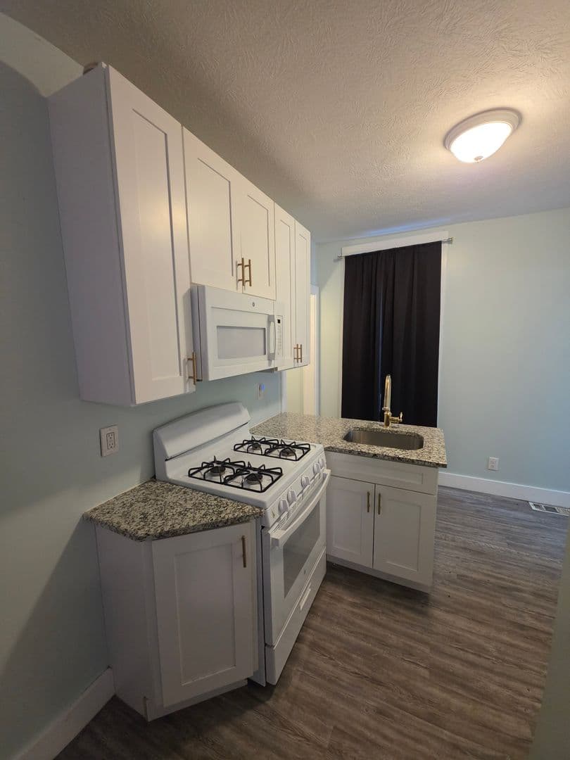 Cleveland Apartment: 3159-3161 Scranton Road