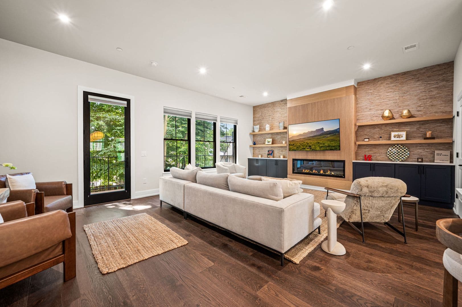 Philadelphia House: 206 Kalos Street