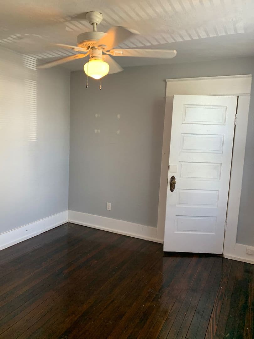 Roanoke Apartment: 1414 Chapman Avenue SW
