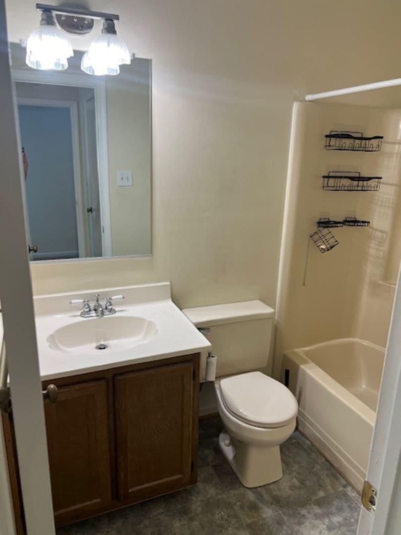Virginia Beach House: 310 Ferdinand Circle