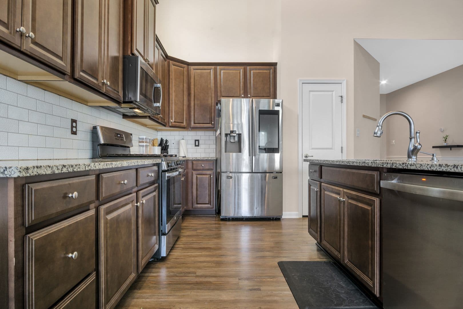 Williamsburg House: 406 Boltons Mill Pkwy