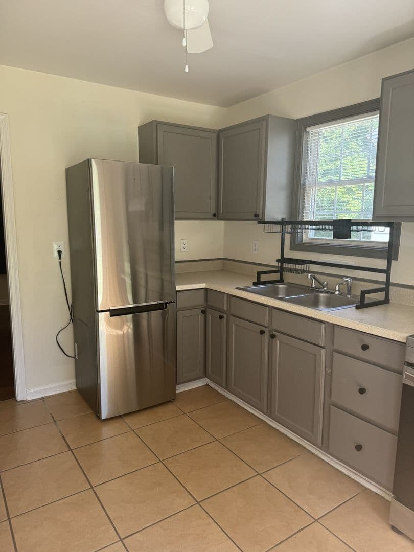 Williamsburg House: 1505 Ernestine Avenue