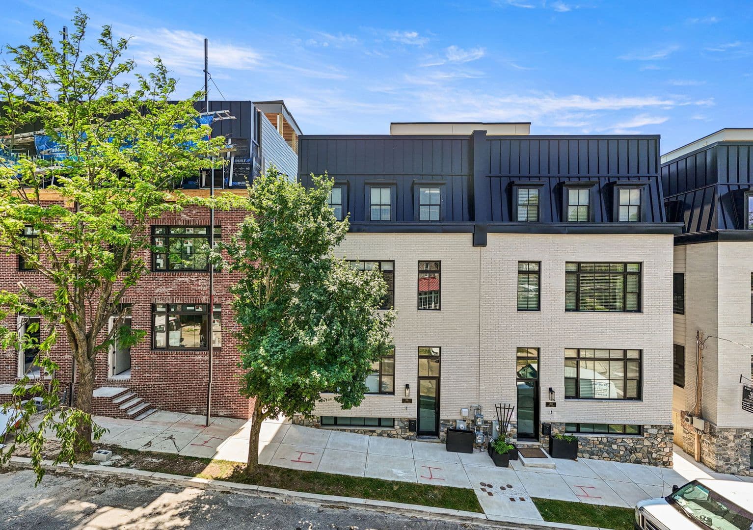 Philadelphia House: 206 Kalos Street