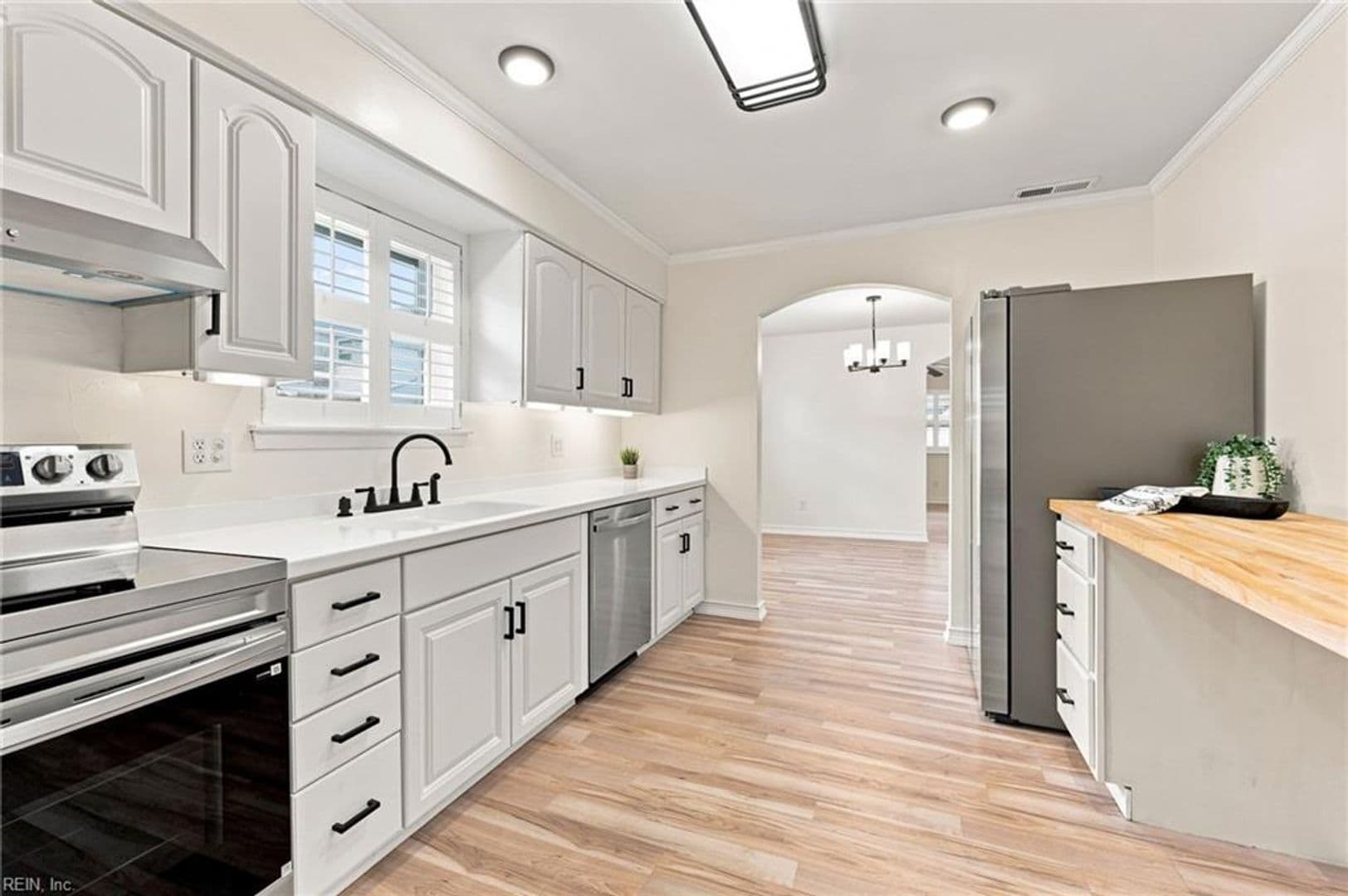 Virginia Beach House: 401 Moorland Drive