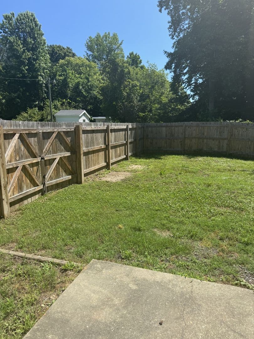 Williamsburg House: 1505 Ernestine Avenue
